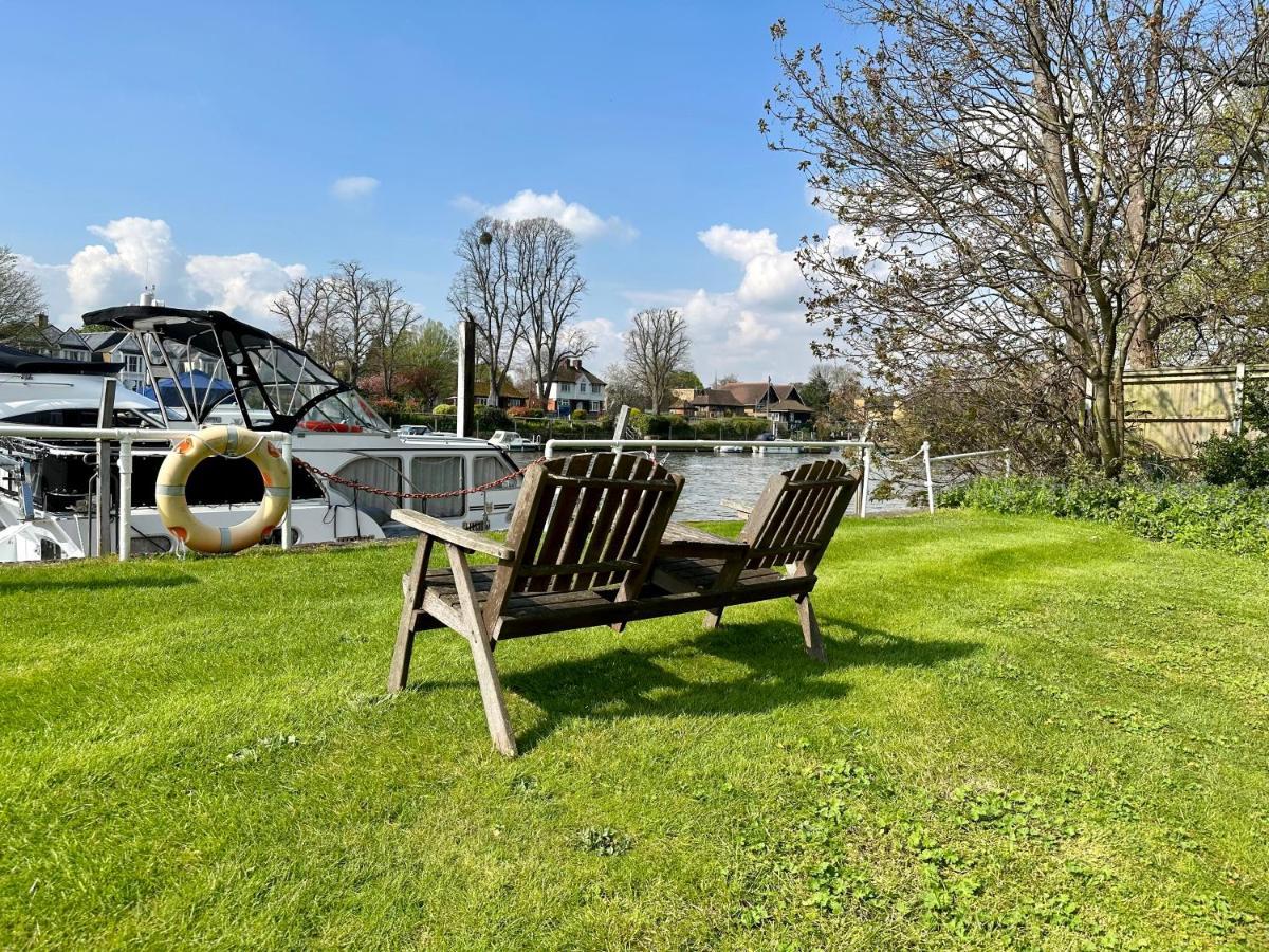 Riverside 1 Bed Basement Flat Near Hampton Court Palace East Molesey Bagian luar foto