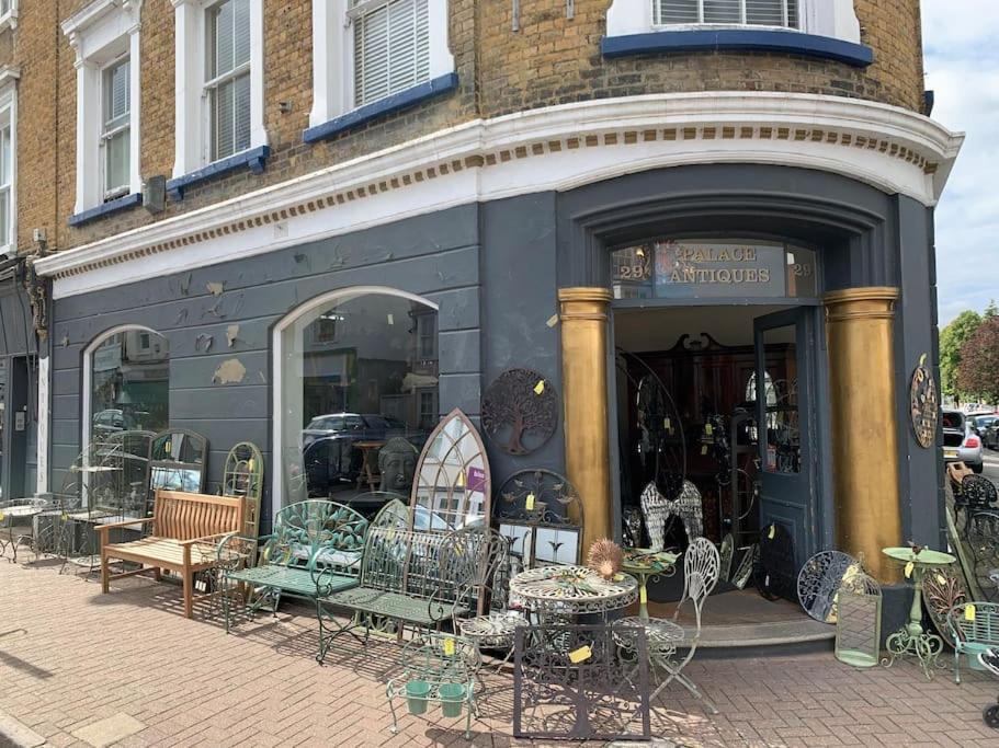 Riverside 1 Bed Basement Flat Near Hampton Court Palace East Molesey Bagian luar foto